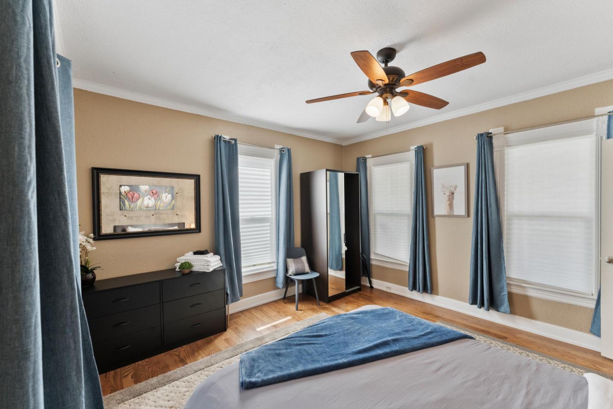 3 Bedroom *Downtown* With Firepit コロラドスプリングス エクステリア 写真